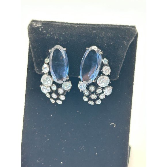 Signed WEISS Clip On Earrings Japanned Black & Blue Glass Stone Designer Jewelry - Picture 2 of 8